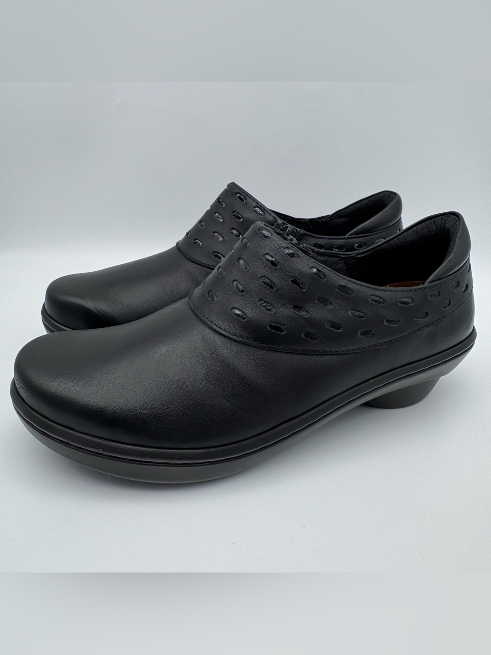 Naot Black Leather Clogs Laser Cut Slip On Women EU 37 US 6 6.5
